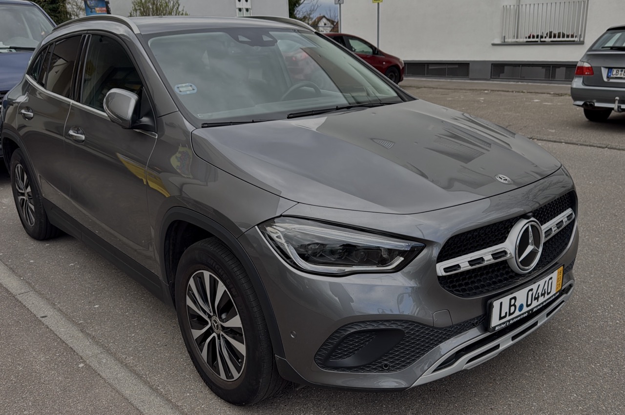 Mercedes Benz GLA 200